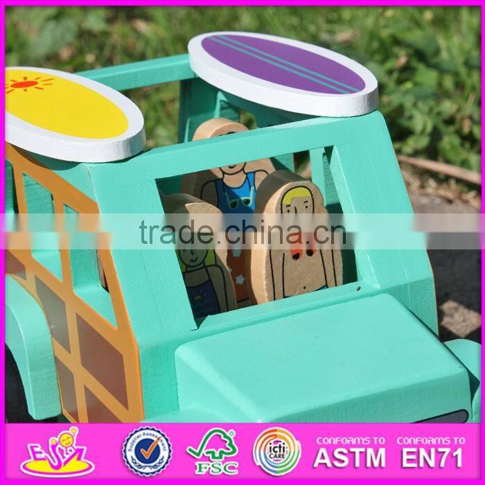 2017 New products funny dog and four people wooden car for kids W04A314