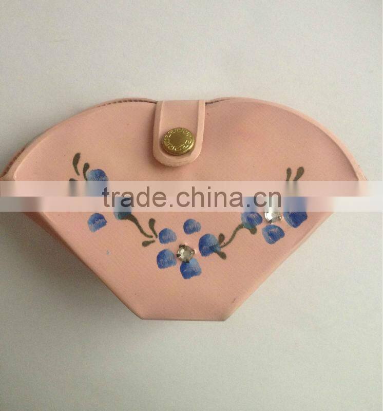 PINK PLASTIC FOLD OUT SEWING KIT