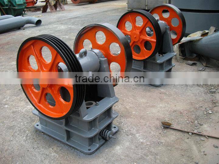 2015 china good quality pe150*250 small portable rock crusher