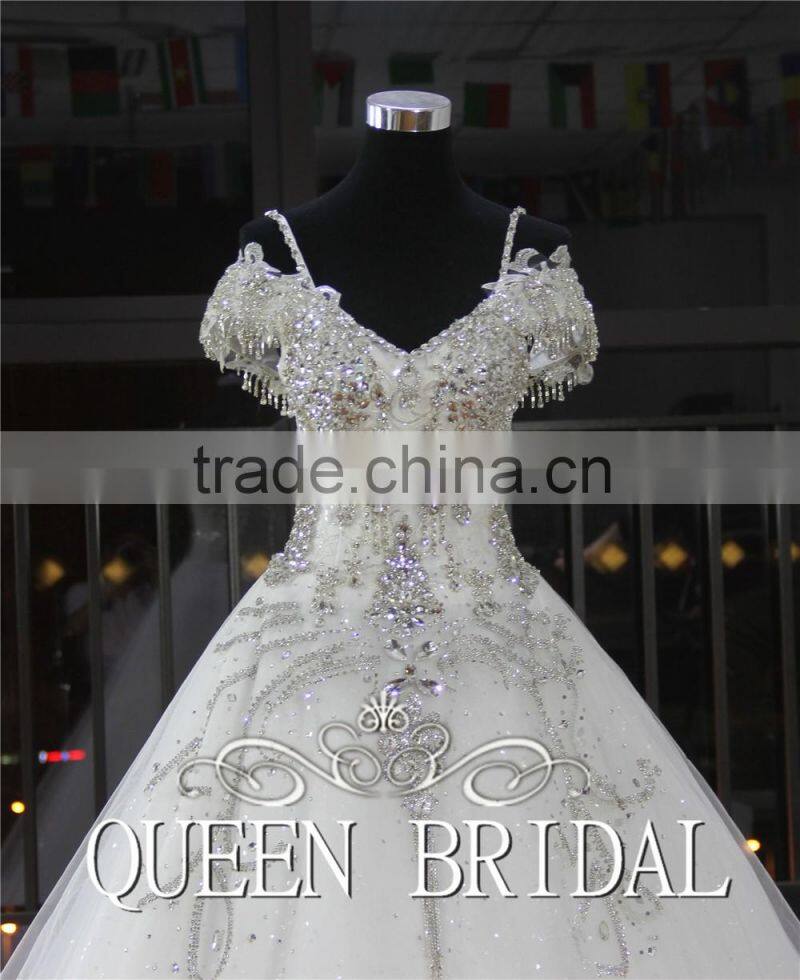 Luxury Ball Gown Sew On Crystal Beaded Saudi Arabian Wedding Dress