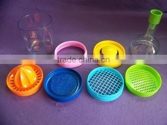 China Kitchen Beer Bottle Shape Spiral Slicer Peeler Fruits Vegetables Multifunctional Grater
