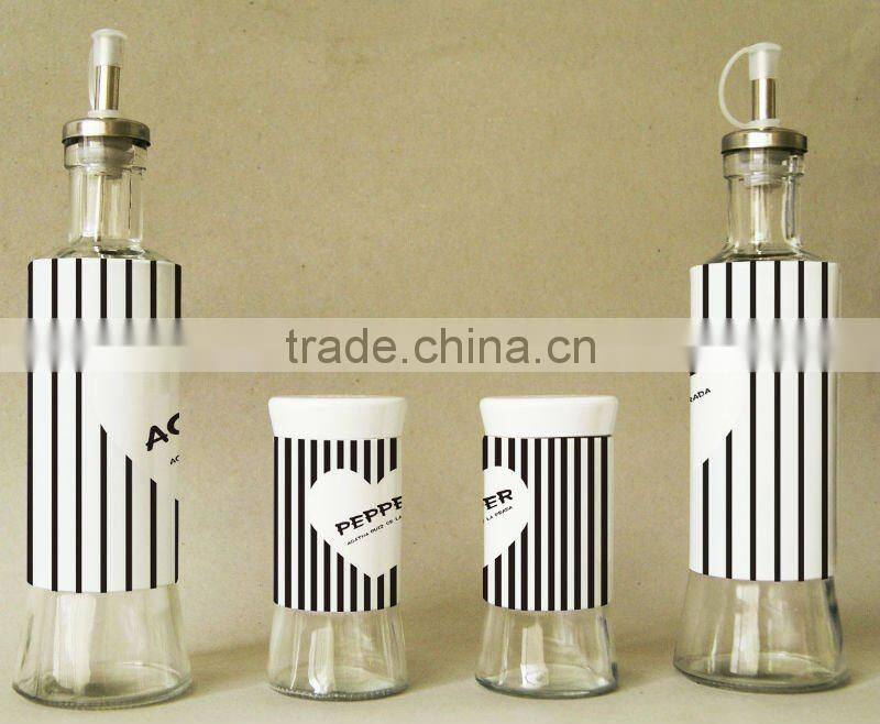 Glass spice jar set