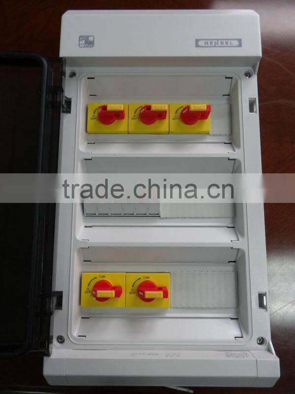 Lightning protective PV solar combiner box