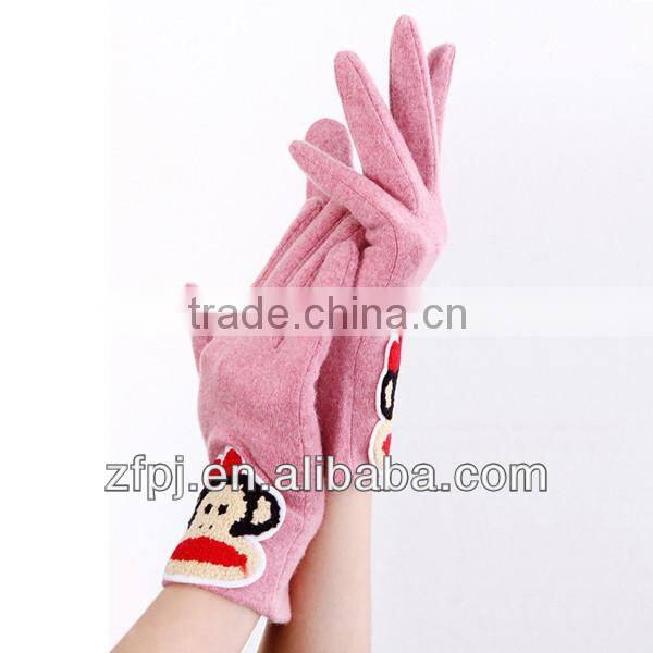 Ladies cute wool gloves with embroidery