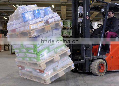 Machine a extruder et a souffler le film