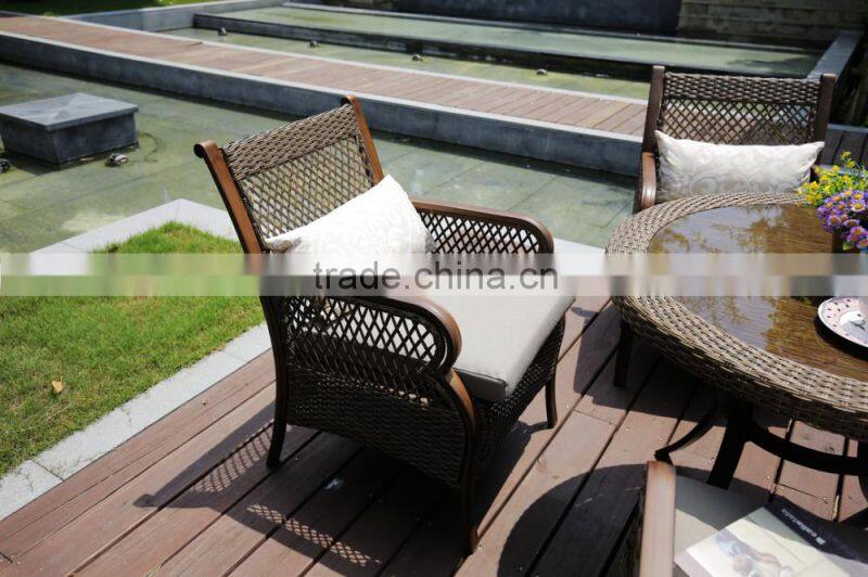 Wholesale Excellent Waterproof Garden Outdoor Wicker Furniture Table Set