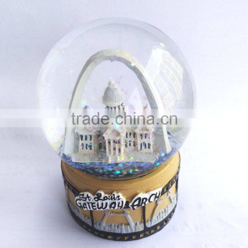 Custom snow globe manufacturers, arch decoration resin snow globe