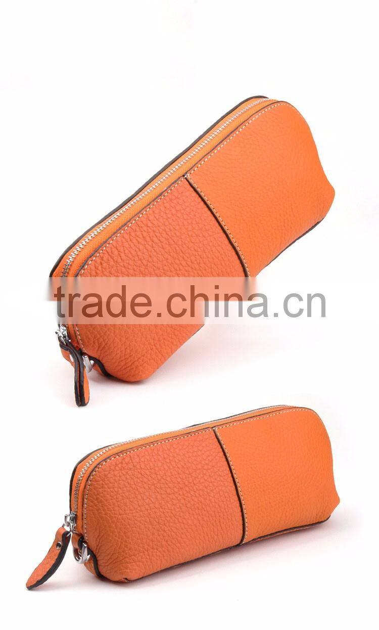 The first layer of leather makeup bag ladies hand bag South Korean portable travel package