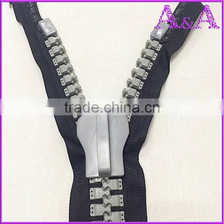 #8 #10, whole sale large plastic zipper,derlin zipper,big teeth plastic zipper