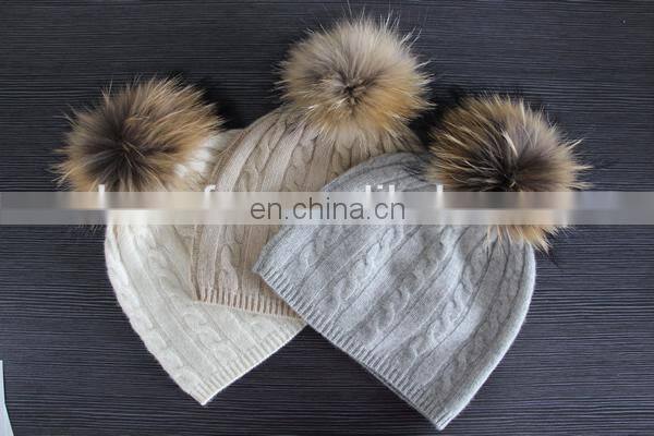 Professional manufacturer 7gg cable knit cashmere beanie with fur pompom