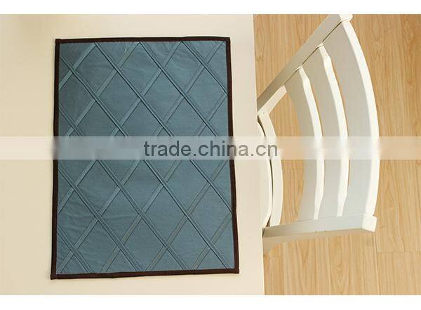 2015 new listing customized waterproof polyester placemats