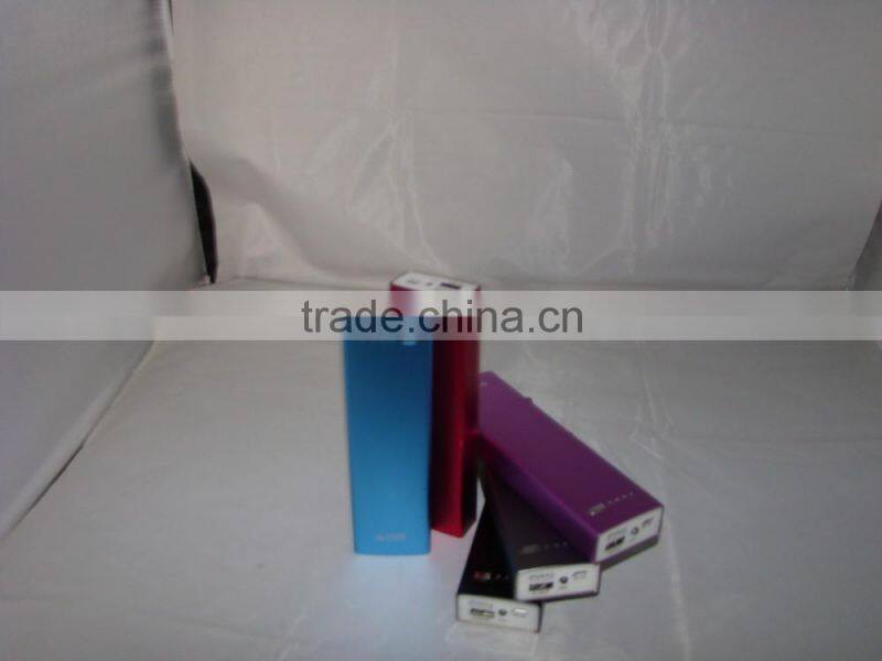 Larger capacity power station stylish 10400mah power bank phone charger