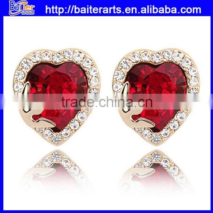 Wholesale Jewelry Cheap European's Delicate Stylish Pearl Earrings with Built-in Crystals