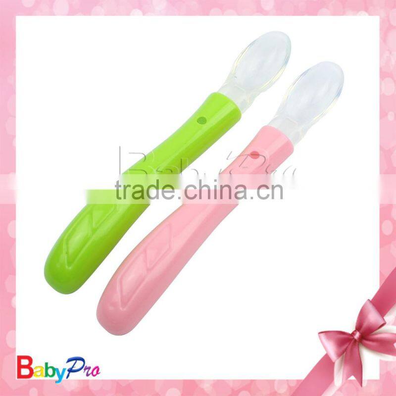 China manufacturer high quality eco-friendly material hot sell baby spoon baby feeding silicone spoons