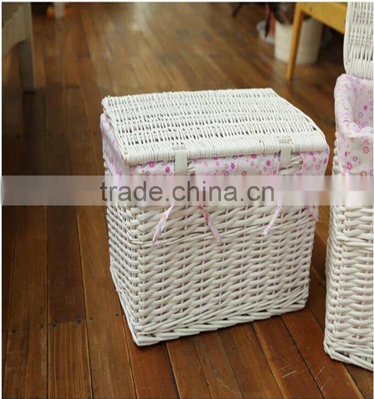 Hand-Woven Willow dirty clothes basket