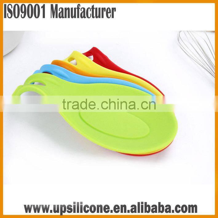 wholesale heat resistant silicone spoon holder silicone spoon rest kitchen utensil holder silicone kitchen tools