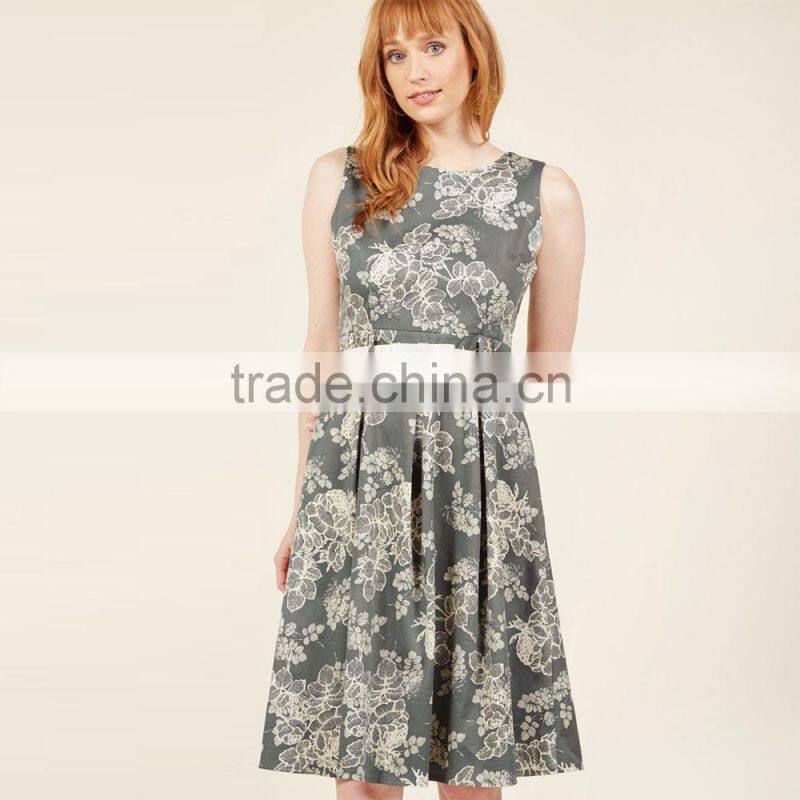 Slim fit sleeveless denim woman casual dress