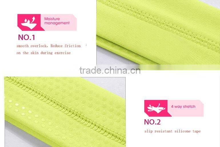 Breathable sport headband with silicone strip