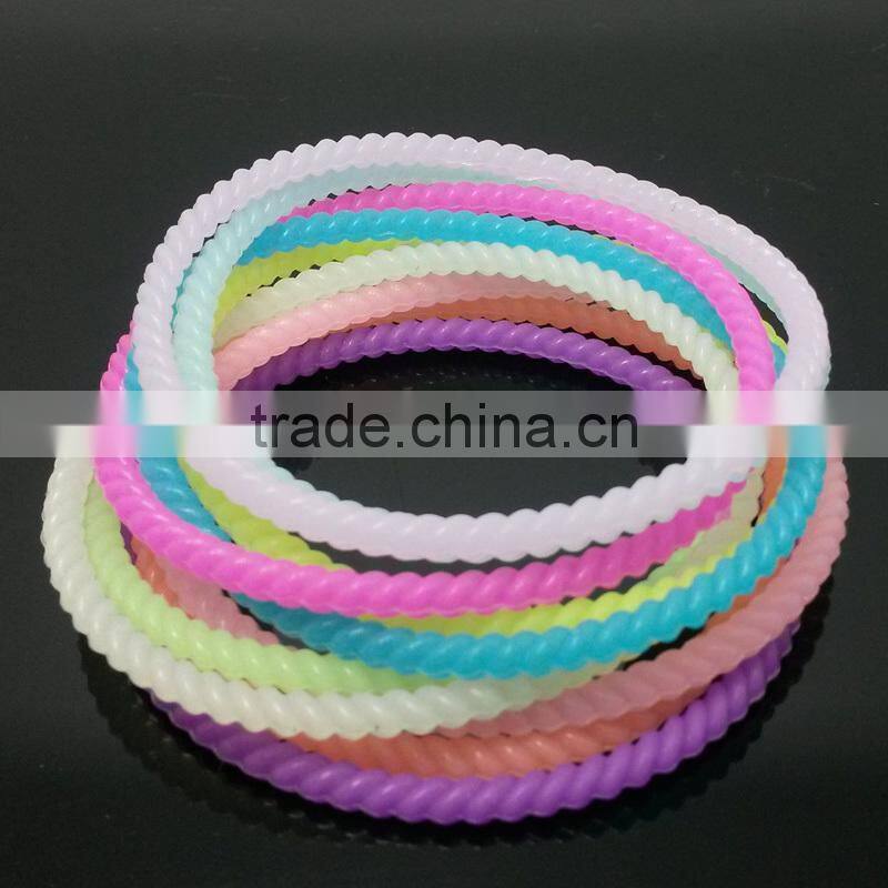 Fashionable and attractive OEM led night party free rubber bracelet