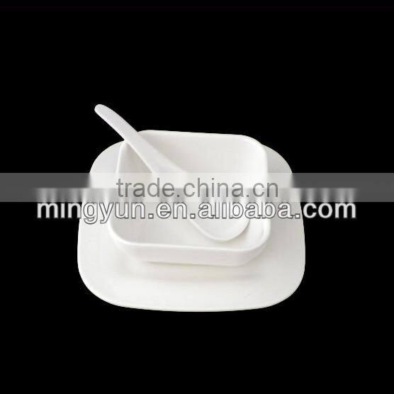 Plastic tableware for dessert