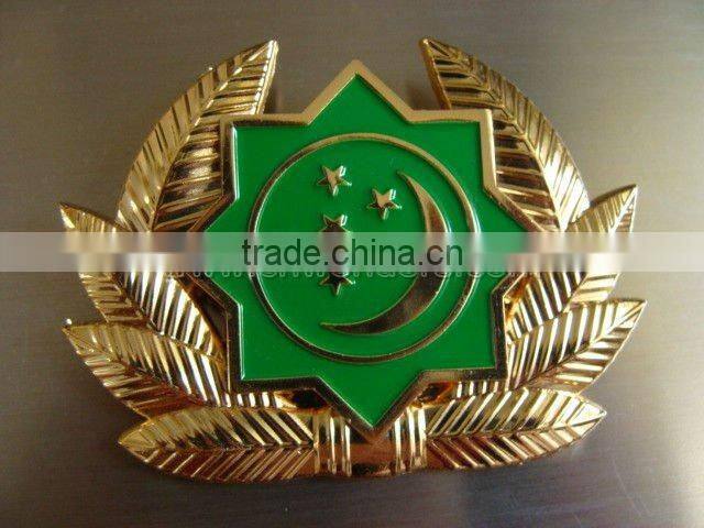 Beatuiful fashion gold pin star badge