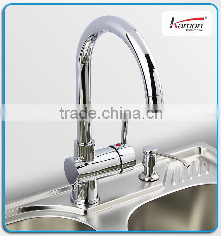 Spray UPC 61-9 NSF Pull Out Brass Kitchen Faucet