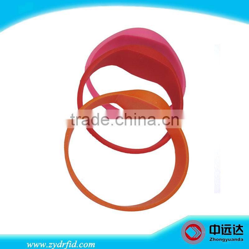 UHF Silicone RFID wristband for water park