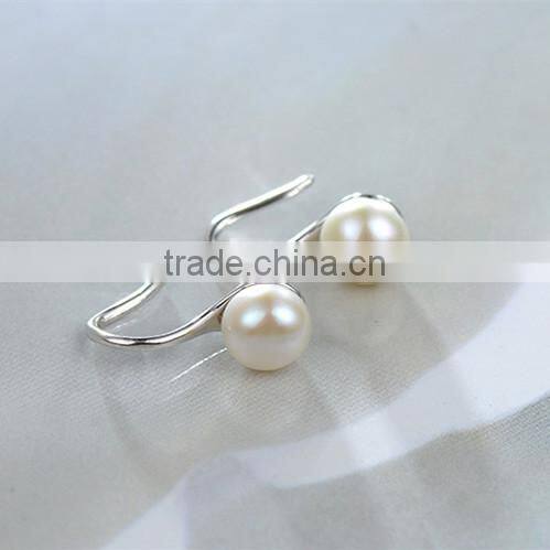 Wholesale 925 elegant pearl half hoop silver earring hoop in silver jewelry