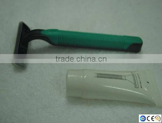 N05 hotel razor and shaving cream for disposable use