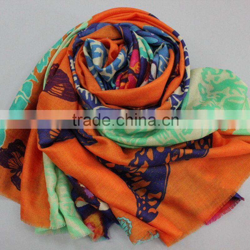 2015 wool High Quality Ladies Scarves with printed Design