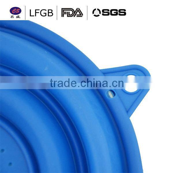 2014 New design fashionanble heat resistant silicone strainer spoon