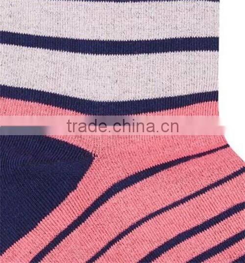 China socks factory supply fashion mens red and white striped printed socks