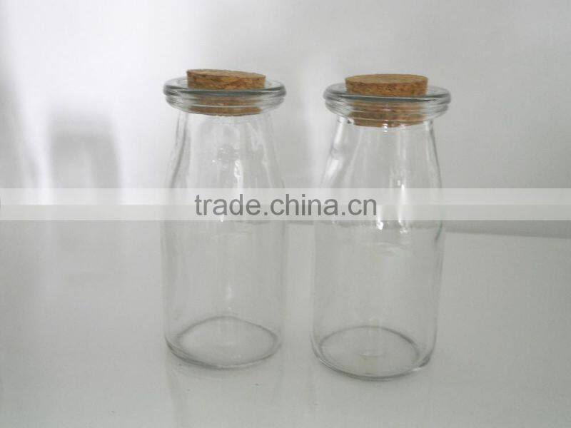 leak-proof upmarket clear glass canister with wooden lid