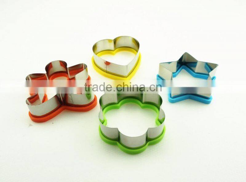 47082 Stainless Steel With Silicone Cover Cookie Cutter