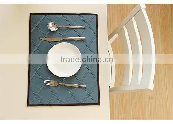 2015 new listing customized waterproof polyester placemats