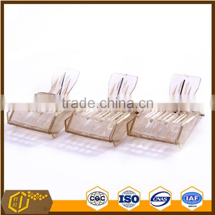 plastic bee queen cage