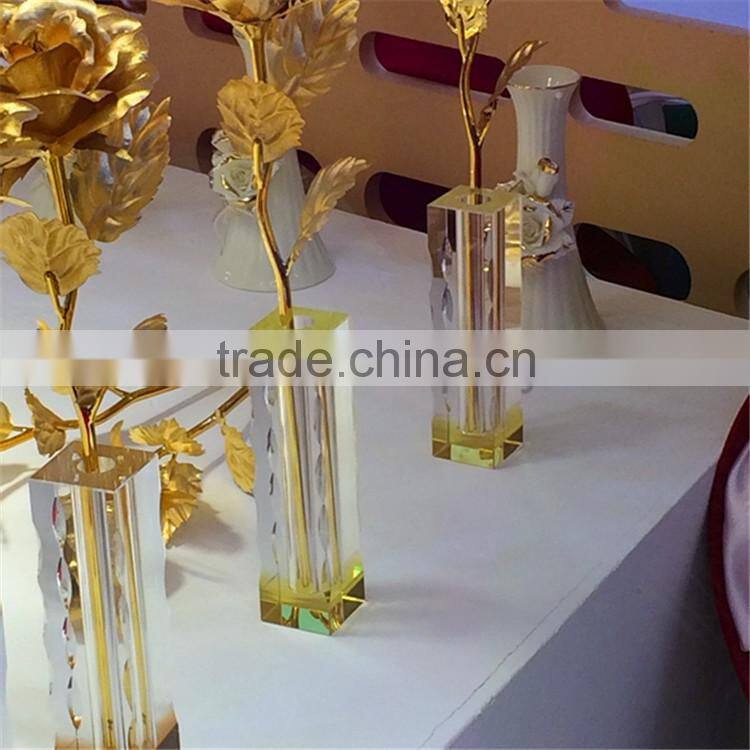 Excellent craft high clear heart shaped acrylic vases wholesale for home decoration manufacturer