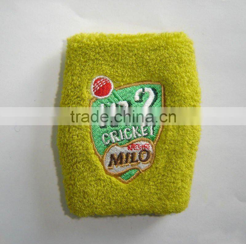 zipper pocket customized embroidery logo cashmere wristband