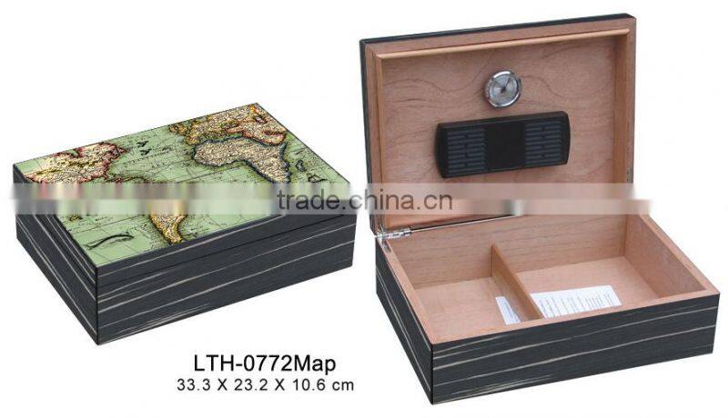 Wooden cigar holder for cigar