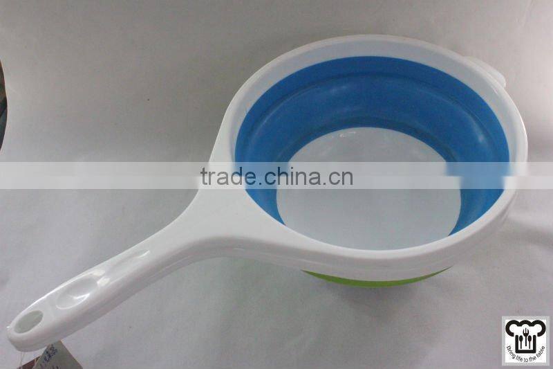 Foldable and colorful silicone food colander and strainer