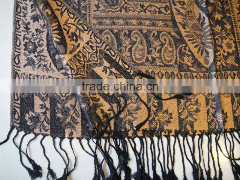 Wholesale factory classic rayon jacquard paisley floral latest shawl for women