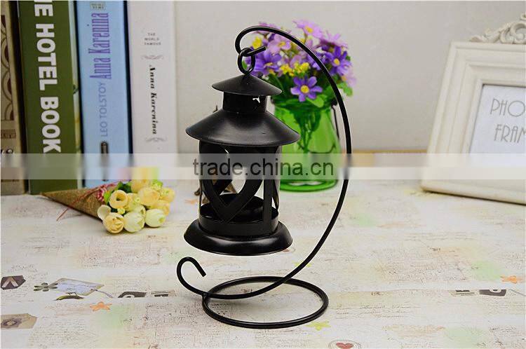 Heart shaped classical hollow candlestick metal candle holder, hanging wrought iron candlestick for home decoration