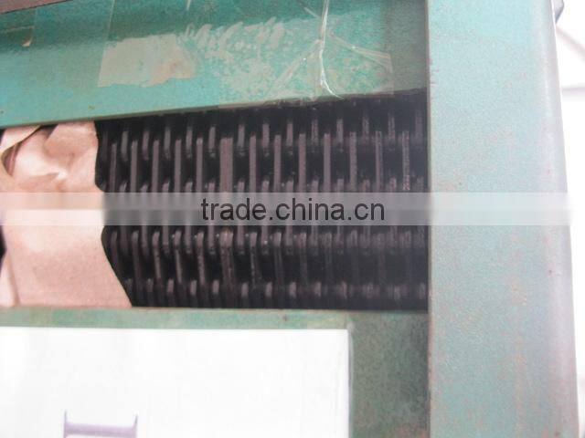 leaf conveyer chain driven by gear