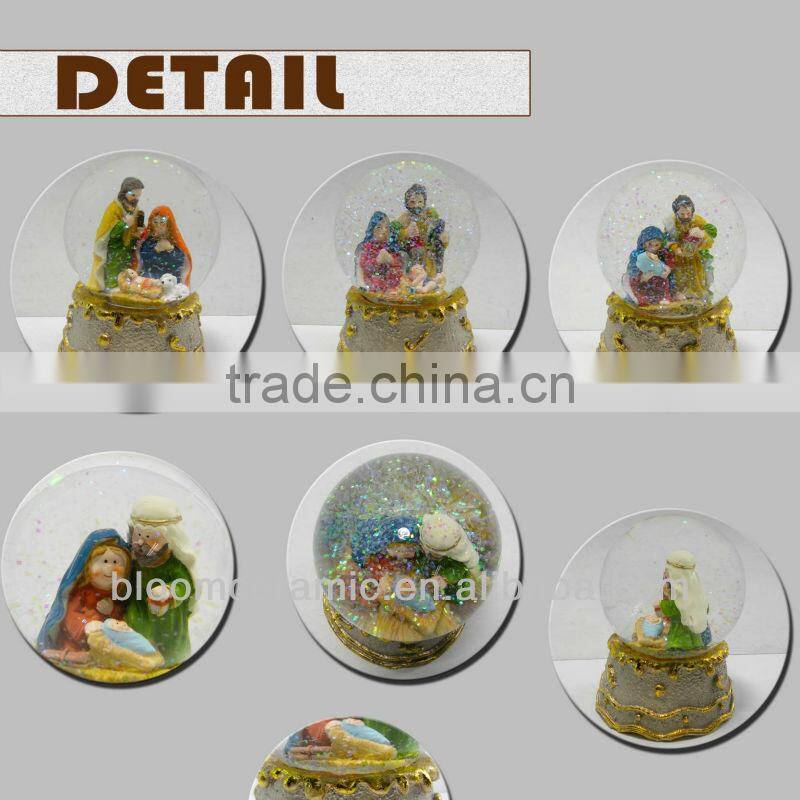 Hot sale custom polyresin water globe