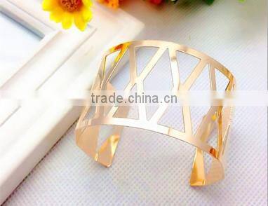Wide hollow cuff bangle European big brand metal cuff bangle jewelry for her gifts 2016