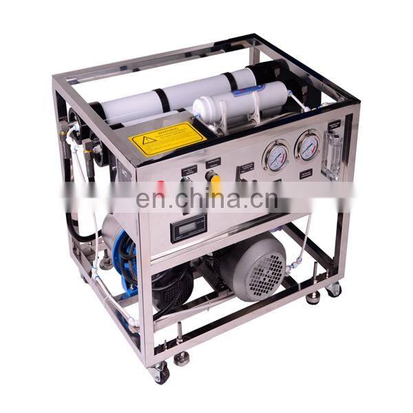 Small boat and yacht seawater desalination device