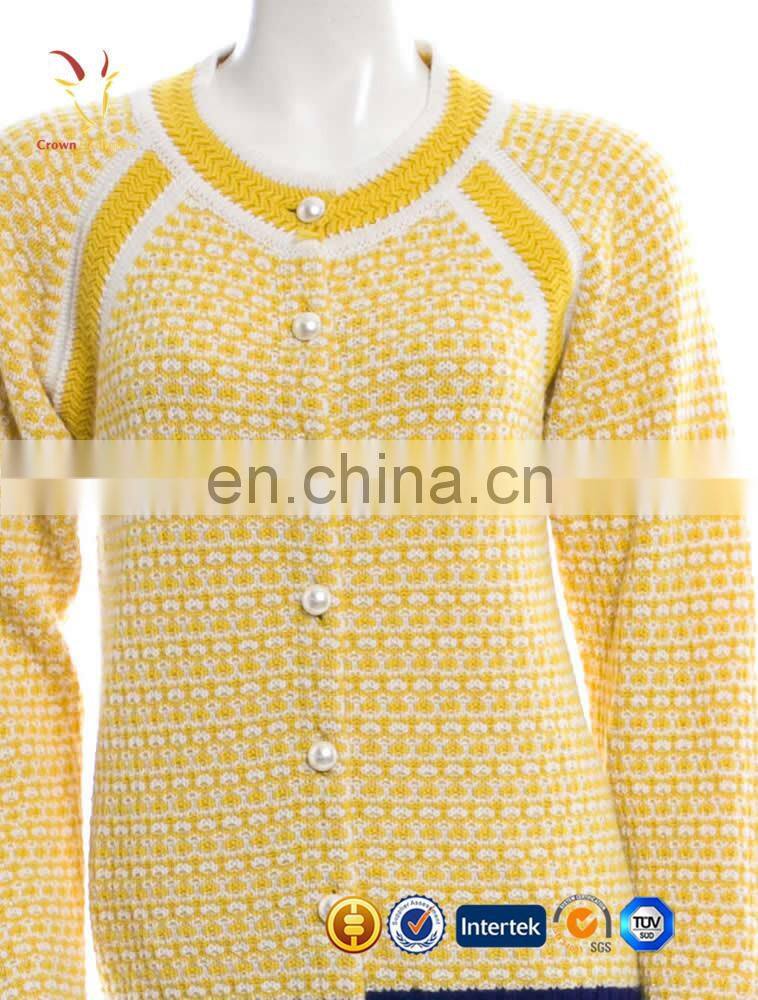 Women knitted cashmere cardigan with pearl button