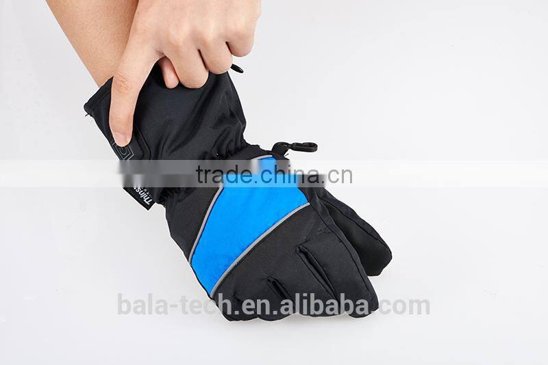 hot gloves make every finger keep warm in the witnter