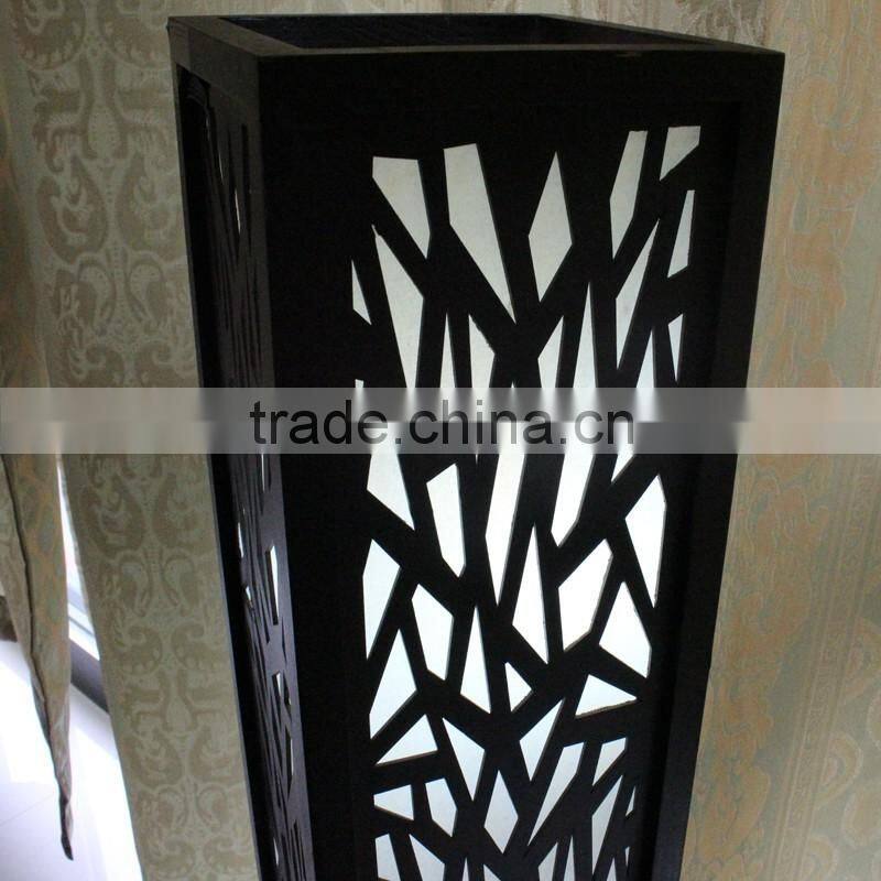 2016 Floor Standing Lamp, Wooden LED Tripod Floor Lamp in Brown Color