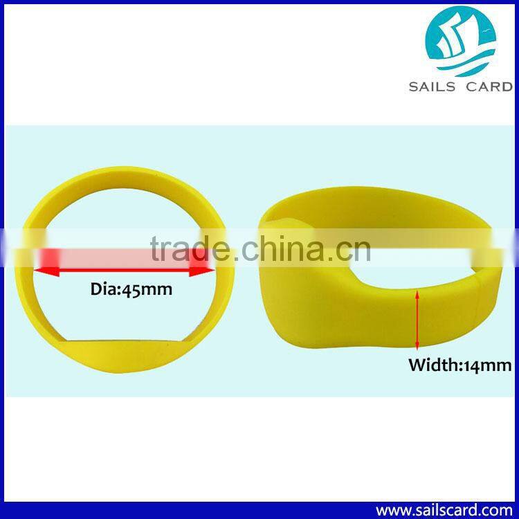 840-960MHZ UHF RFID wristband for Gym Entrance Control
